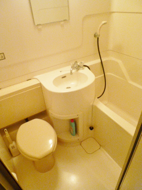 Toilet. 3-point unit