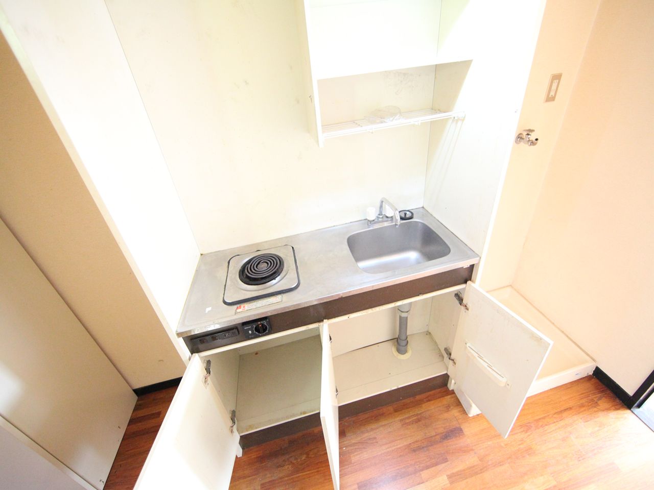 Kitchen. kitchen With electric stove Storage space enhancement