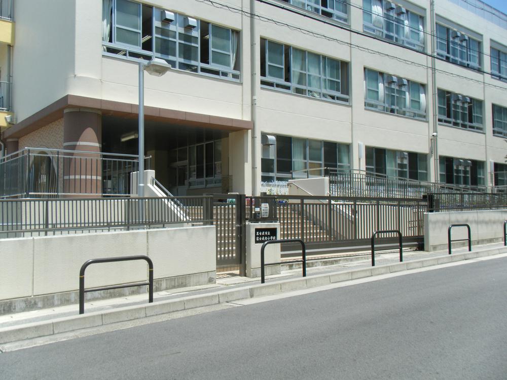 Primary school. 693m to Nagoya Municipal Fujimidai Elementary School