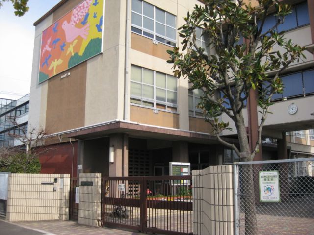 Junior high school. Municipal Imaike until junior high school (junior high school) 370m