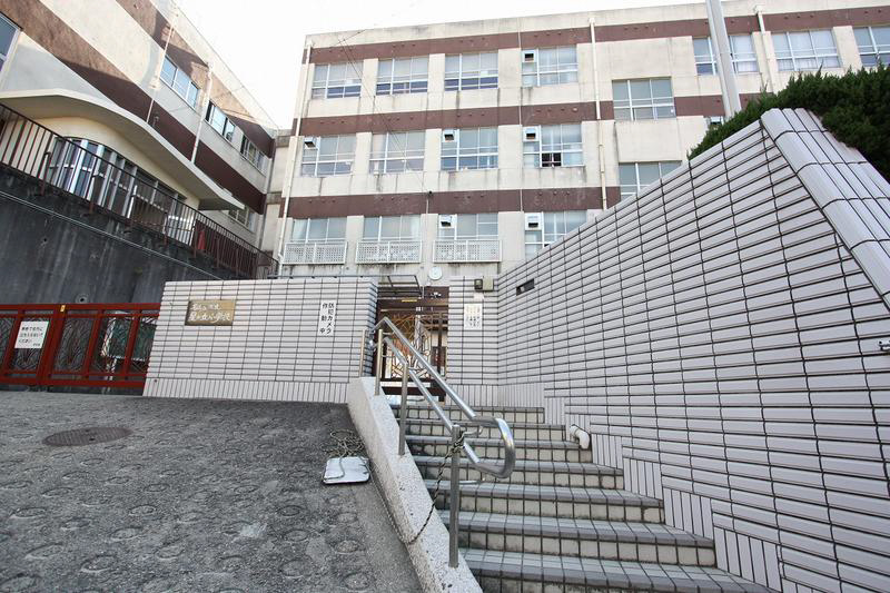 Primary school. Hoshigaoka up to elementary school (elementary school) 340m