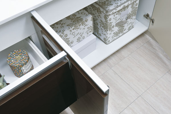 Bathing-wash room.  [Floor cabinet] In order to achieve a clean and organized wash room, Sufficient storage space under the counter is reserved (same specifications)