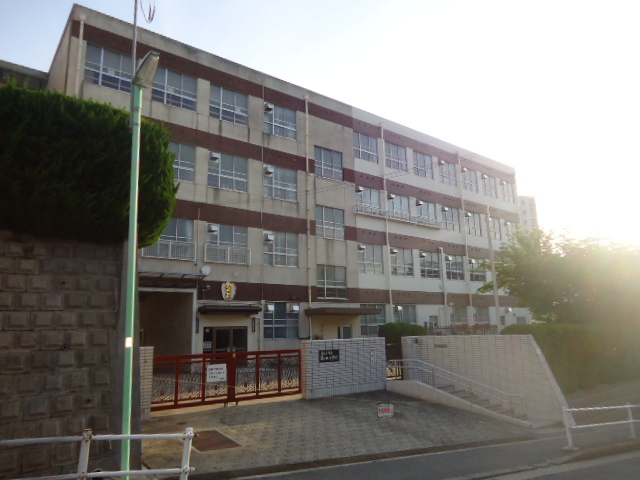 Primary school. Hoshigaoka up to elementary school (elementary school) 550m