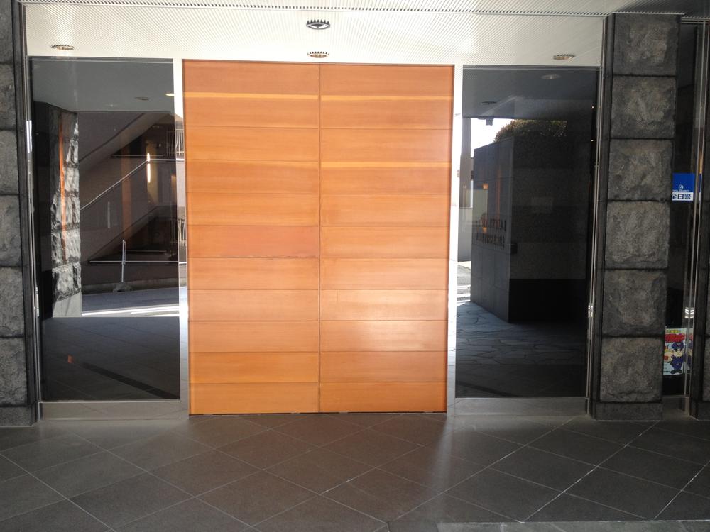 Entrance. Common areas