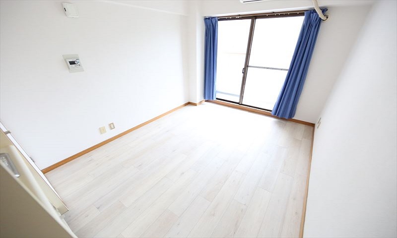 Other room space. Western-style 8 pledge You can consumer electronics available.