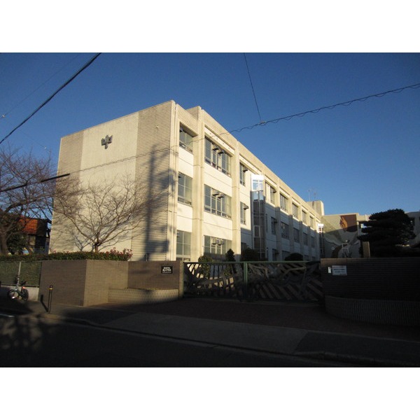 Junior high school. 936m to Nagoya Municipal Shiroyama junior high school (junior high school)