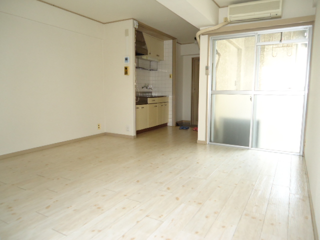 Living and room