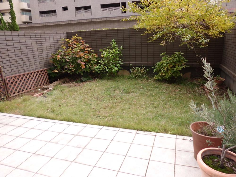 Garden. Local (11 May 2013) Shooting