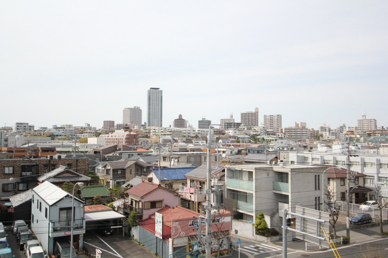 View. It is a good landscape with views. Higashiyama Sky Tower is visible on the opposite side. 