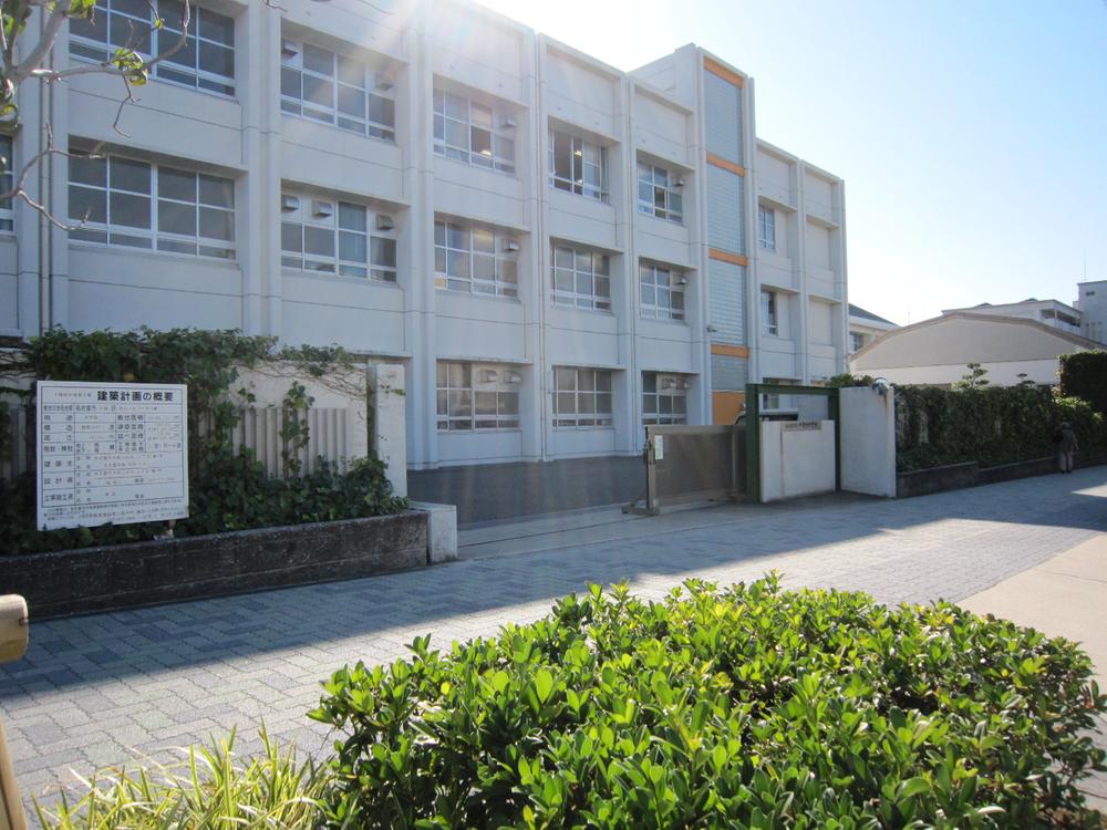 Junior high school. 1247m to Nagoya Municipal Chikusa stand Junior High School