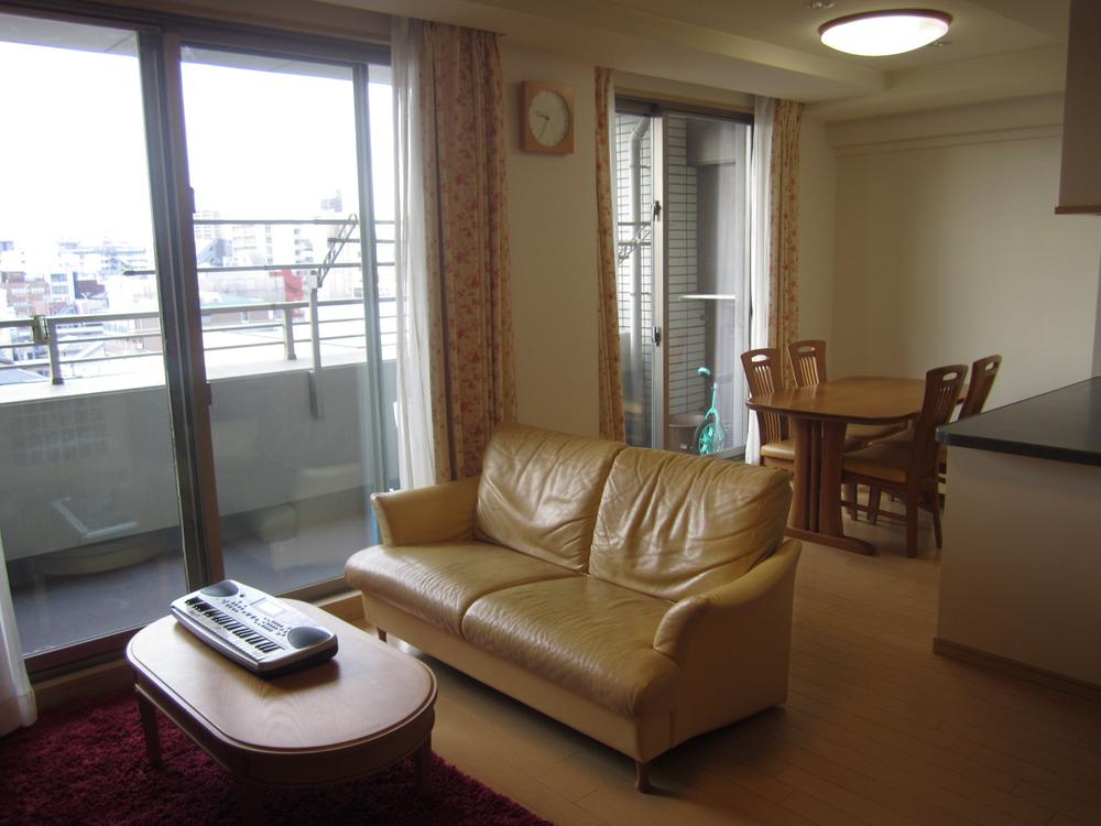 Living. It does not include furniture, etc..