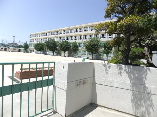 Primary school. 859m to Nagoya Municipal Higashiyama elementary school (elementary school)