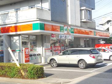 Convenience store. 50m to Sunkus (convenience store)