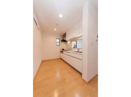 Same specifications photo (kitchen)