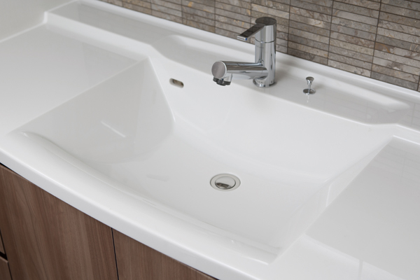 Bathing-wash room.  [Integrated basin counter] There is no seam, Looks and clean, Your easy-care is the vanity of the integral. Storage space of the health meter is provided in the foot (same specifications)