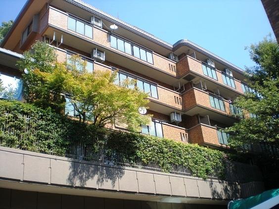 Local appearance photo. Elevator - is equipped with