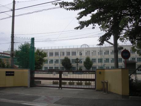 Primary school. 193m to Nagoya Municipal Uchiyama Elementary School (elementary school)