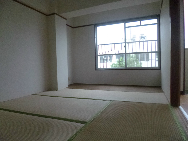 Other room space. Japanese-style room 4.5 Pledge