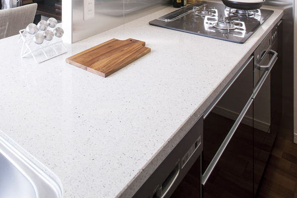 Kitchen.  [Wide counter] Wide counter of artificial marble top plate with a fine and luxury. You can keep in clean easy to care in an integrated (same specifications)