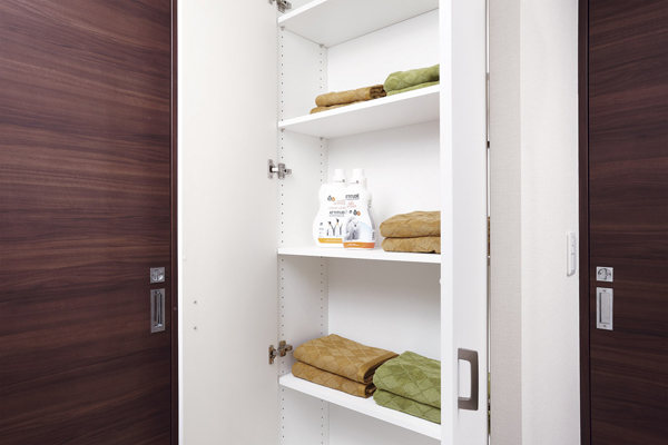 Bathing-wash room.  [Linen cabinet] Linen cabinet can be stored such as towels and detergent of stock. You can put away the wash room clean (same specifications)
