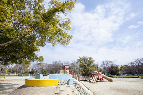 Surrounding environment. Chikusa Park (11 minutes' walk ・ About 880m)