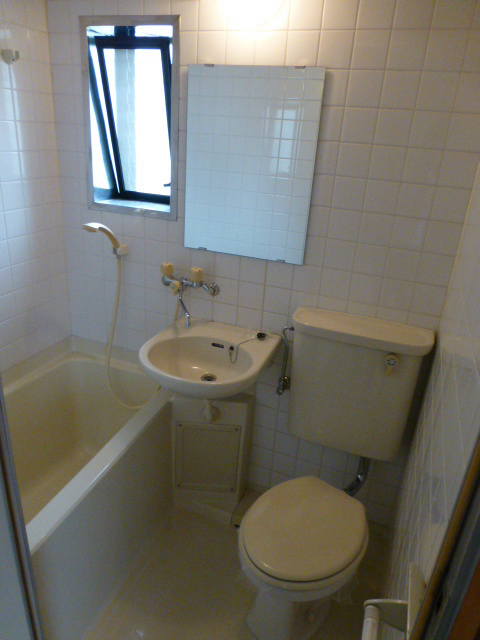 Bath. Bathroom (3-point unit)