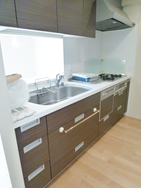 Kitchen.  ☆ 3-neck system kitchen (with grill and dish washing machine) ☆ 