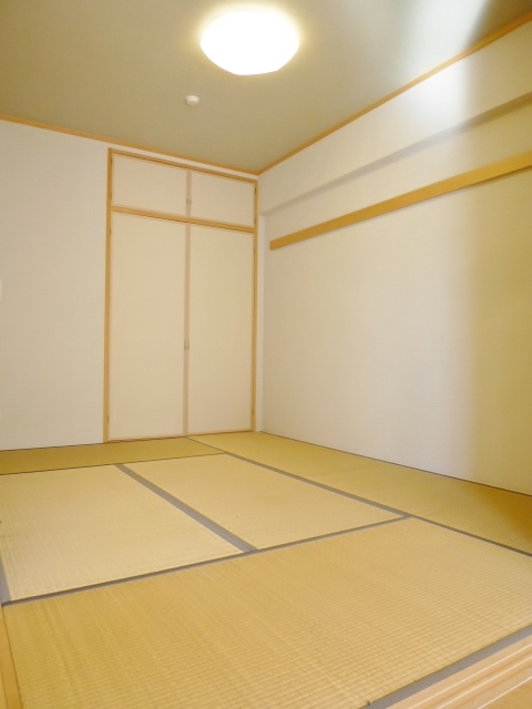 Other room space.  ☆ Japanese-style room 6 Pledge (with closet) ☆ 