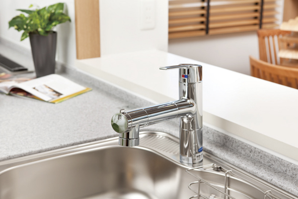 Kitchen.  [Water purifier integrated faucet] Single-lever faucet with a water purifier. Head is free to withdraw, Washable up to the corner of the sink (same specifications)