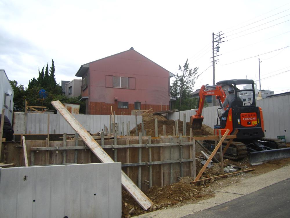 Local appearance photo. 1 Building