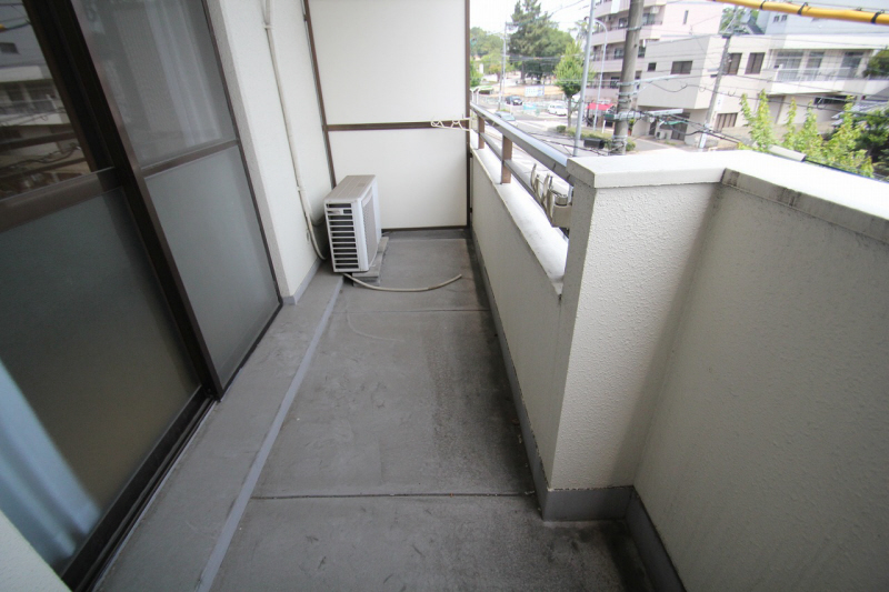 Balcony. Let dry a lot of laundry. 