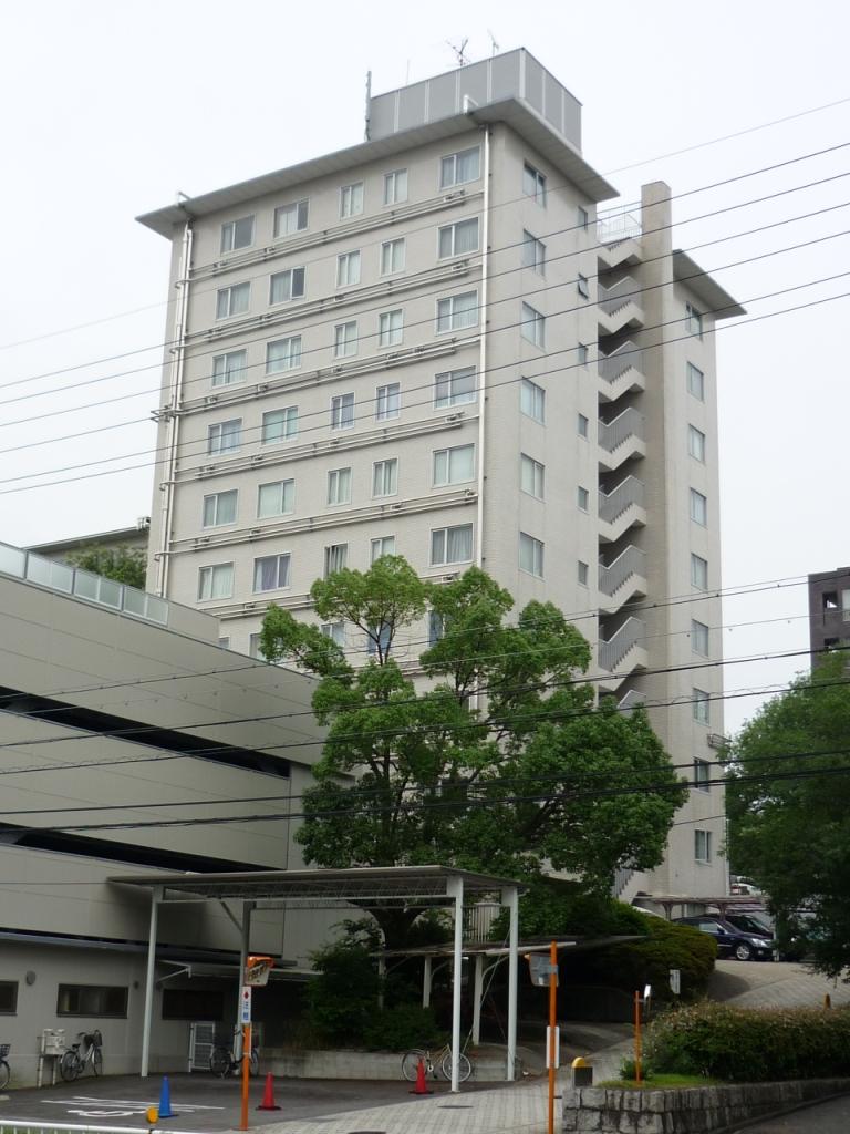 Local appearance photo. Trees on site will heal the heart!