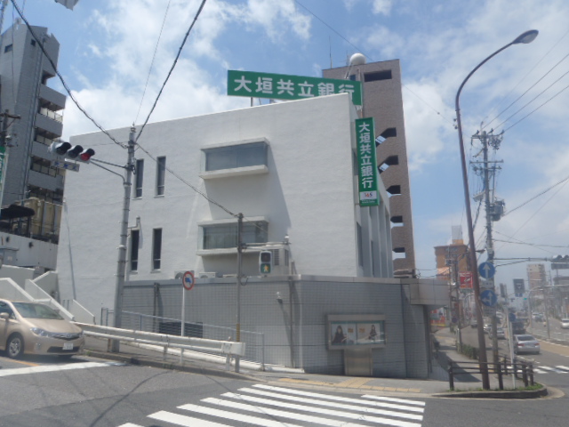 Bank. Ogaki Kyoritsu Bank 79m until Chaya slope Branch (Bank)