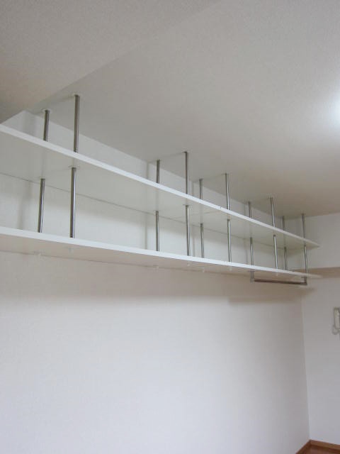 Receipt. Indoor storage rack