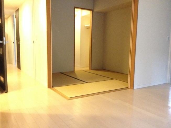 Non-living room. Japanese-style room 4.5 Pledge