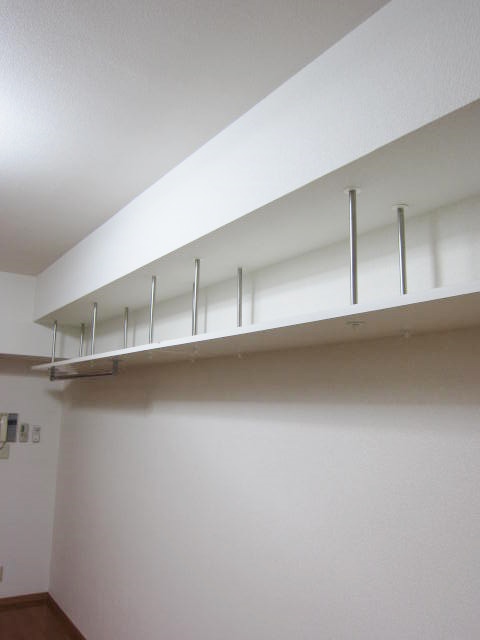 Receipt. Indoor storage rack