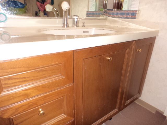 Wash basin, toilet. Indoor (11 May 2013) Shooting