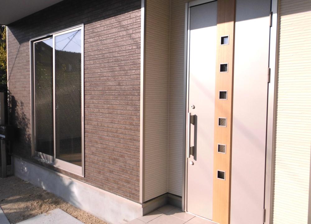 Entrance. 1 Building (December 2013) Shooting