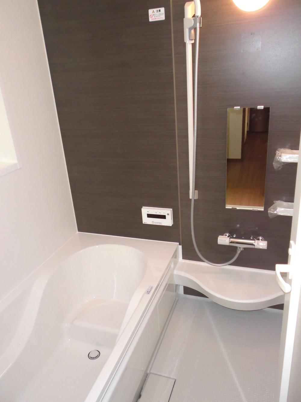Bathroom. 1 Building (December 2013) Shooting