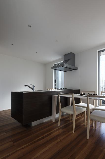 Other. Also use the flooring of simple and reputation flooring strengthening film is adhered compared to solid wood care strongly to scratches and dirt, Also supports floor heating.