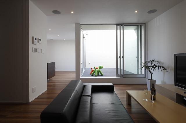 Living. Nice living space of feelings of deck space and a sense of unity.