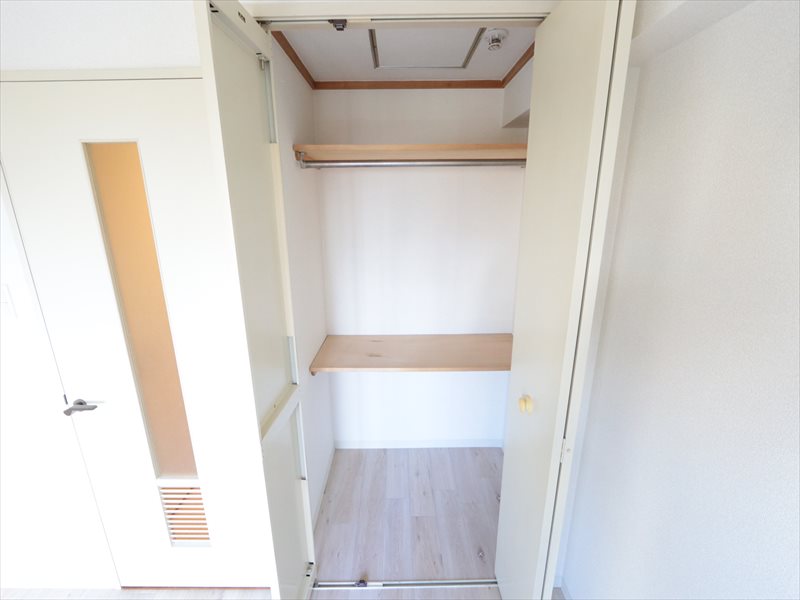 Washroom. closet