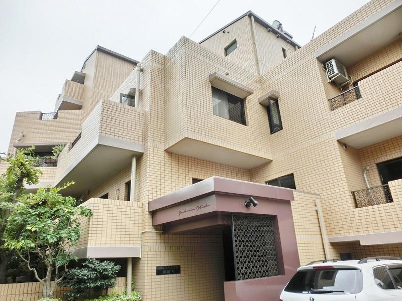 Local appearance photo. Local (11 May 2013) Shooting