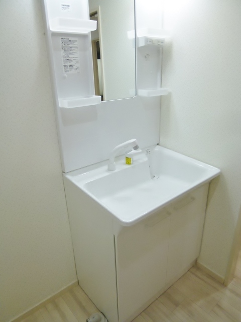 Washroom.  ☆ Shampoo dresser (new) ☆