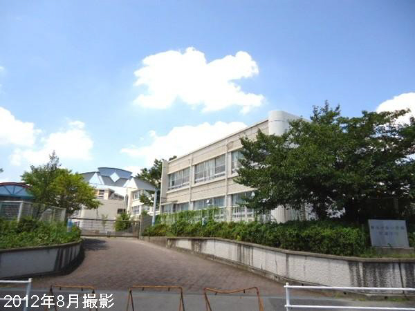 Primary school. Jiyugaoka to elementary school (elementary school) 430m