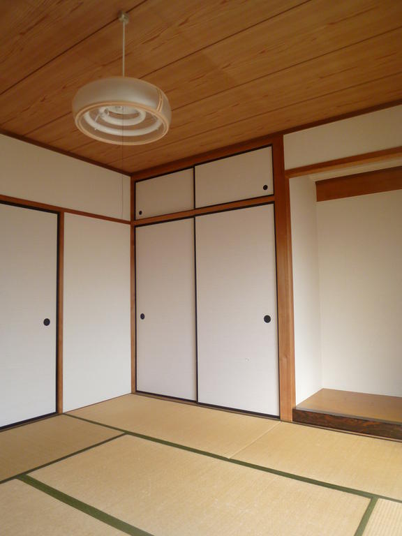 Other room space. Japanese style room