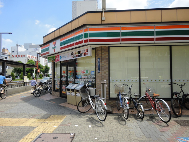 Convenience store. Seven-Eleven Nagoya Imaike 4-chome up (convenience store) 532m