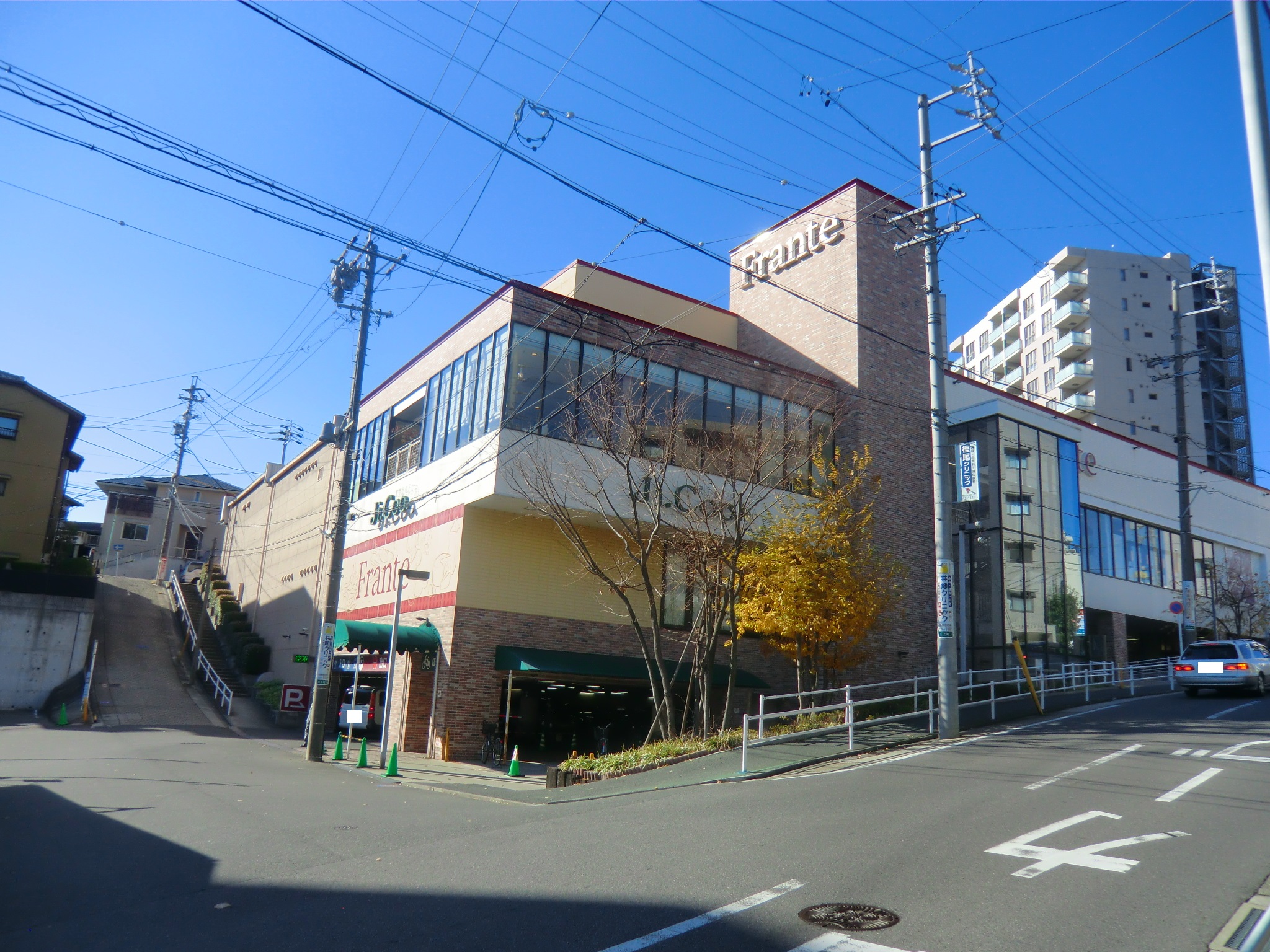 Supermarket. Yamanaka Kakuozan Furante to (super) 302m