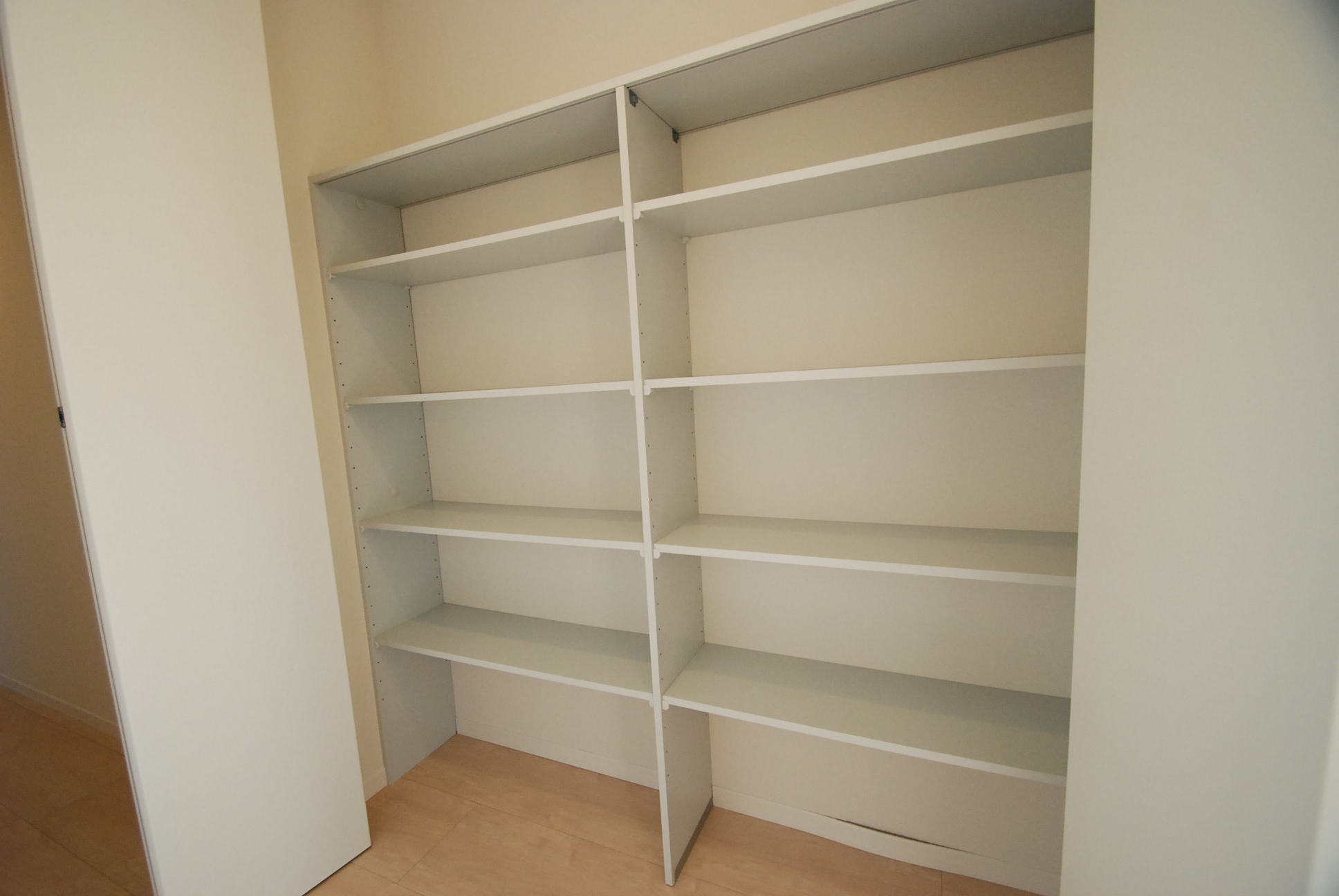 Receipt. Storage rack