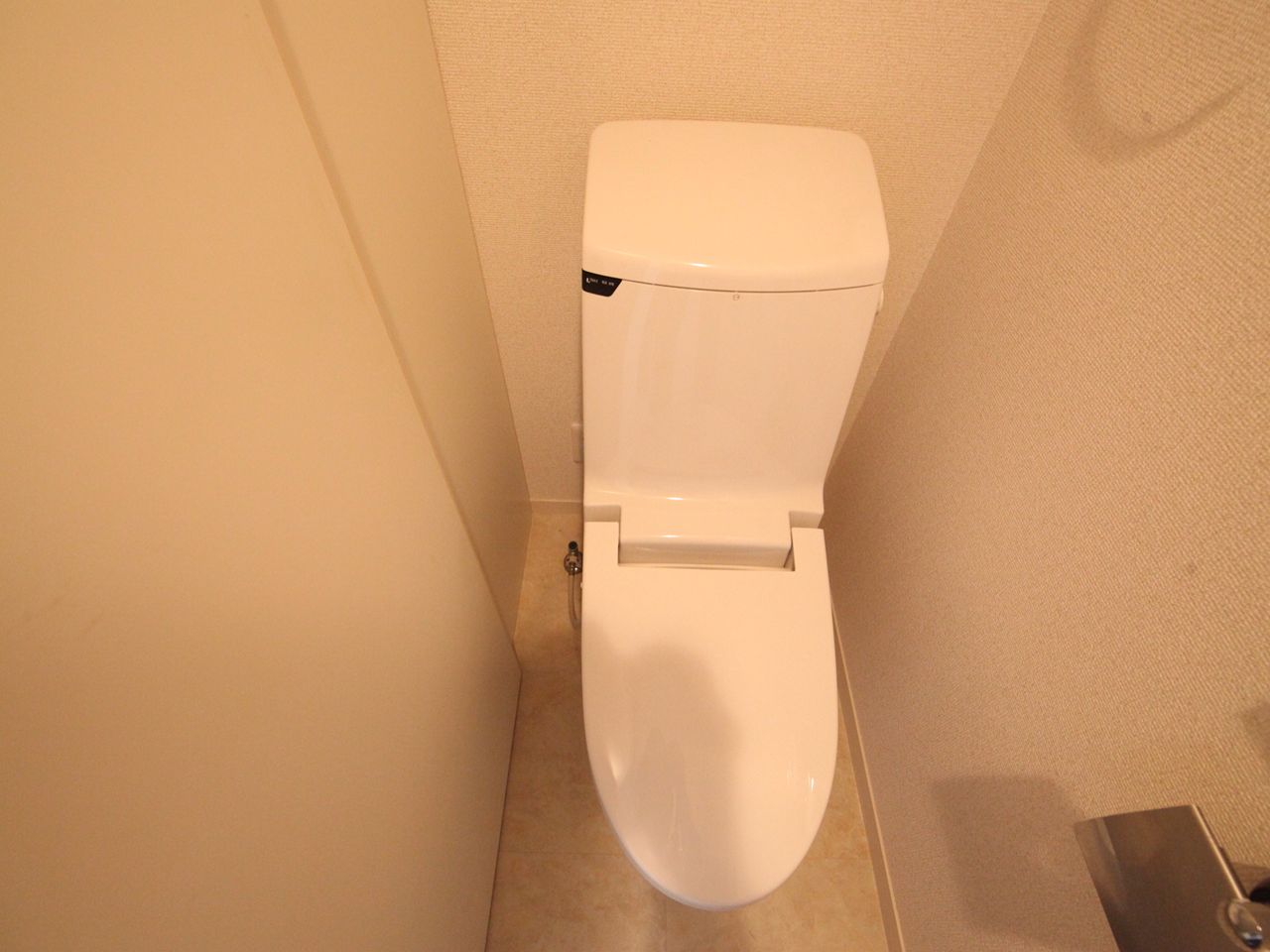 Toilet. bus ・ Restroom Warm water washing heating toilet seat